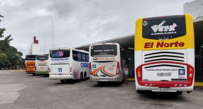 La provincia estableció que deben reanudarse todos los servicios de transporte de pasajeros con jurisdicción en territorio santafesino
