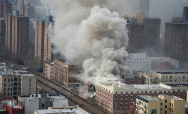 Explosión y tragedia en un barrio hispano de Nueva York: al menos tres muertos