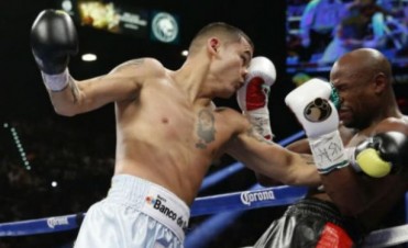 Maidana perdió ante Mayweather en una pelea a puro coraje