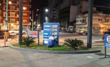 YPF volvió a aumentar los precios de sus combustibles: todas las naftas suben un 4 por ciento