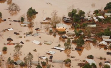 Miles de personas siguen evacuadas en el noreste y el Litoral