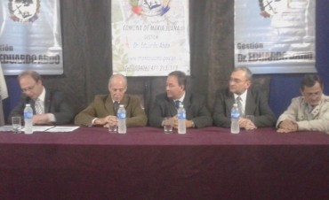 Firma de convenio por credito del PROMUDI entre el gobierno provincial y la Comuna María Juana, por $629.000