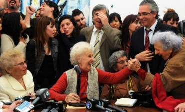 La emoción de Estela de Carlotto por la recuperación de su nieto: 