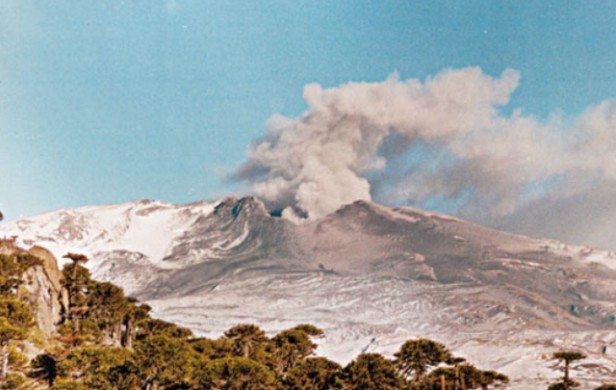 Alerta Por La Erupcion Del Volcan Copahue En Neuquen